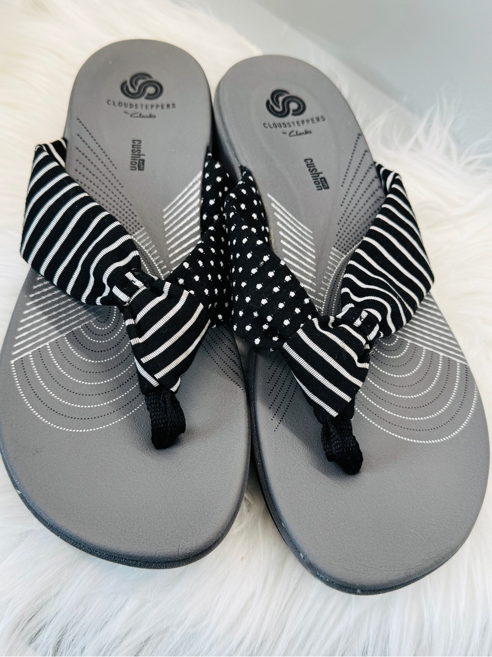 Clarks Arla Glison CloudSteppers Women’s Sandals Black White size 8 polka dot - Picture 4 of 9